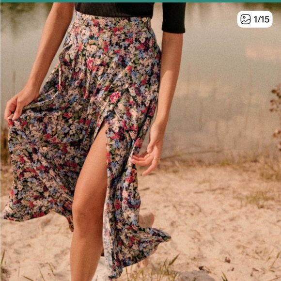 Sezane Dresses & Skirts - 🇫🇷SEZANE  Floral skirt
